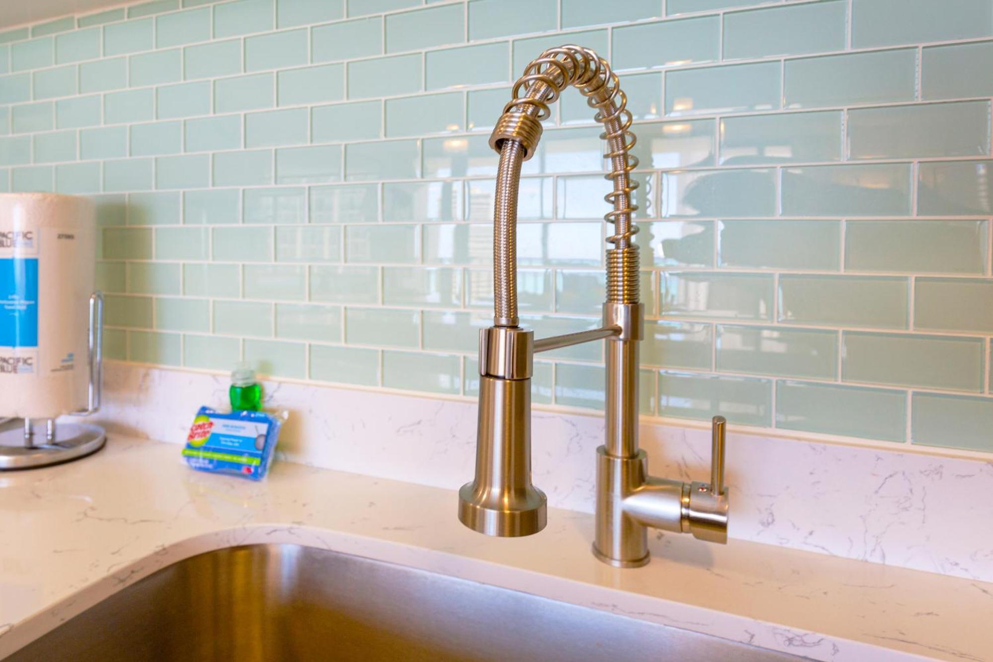 Renovated Ocean View Suite, Near Beach, Free Parking Honolulu Bagian luar foto
