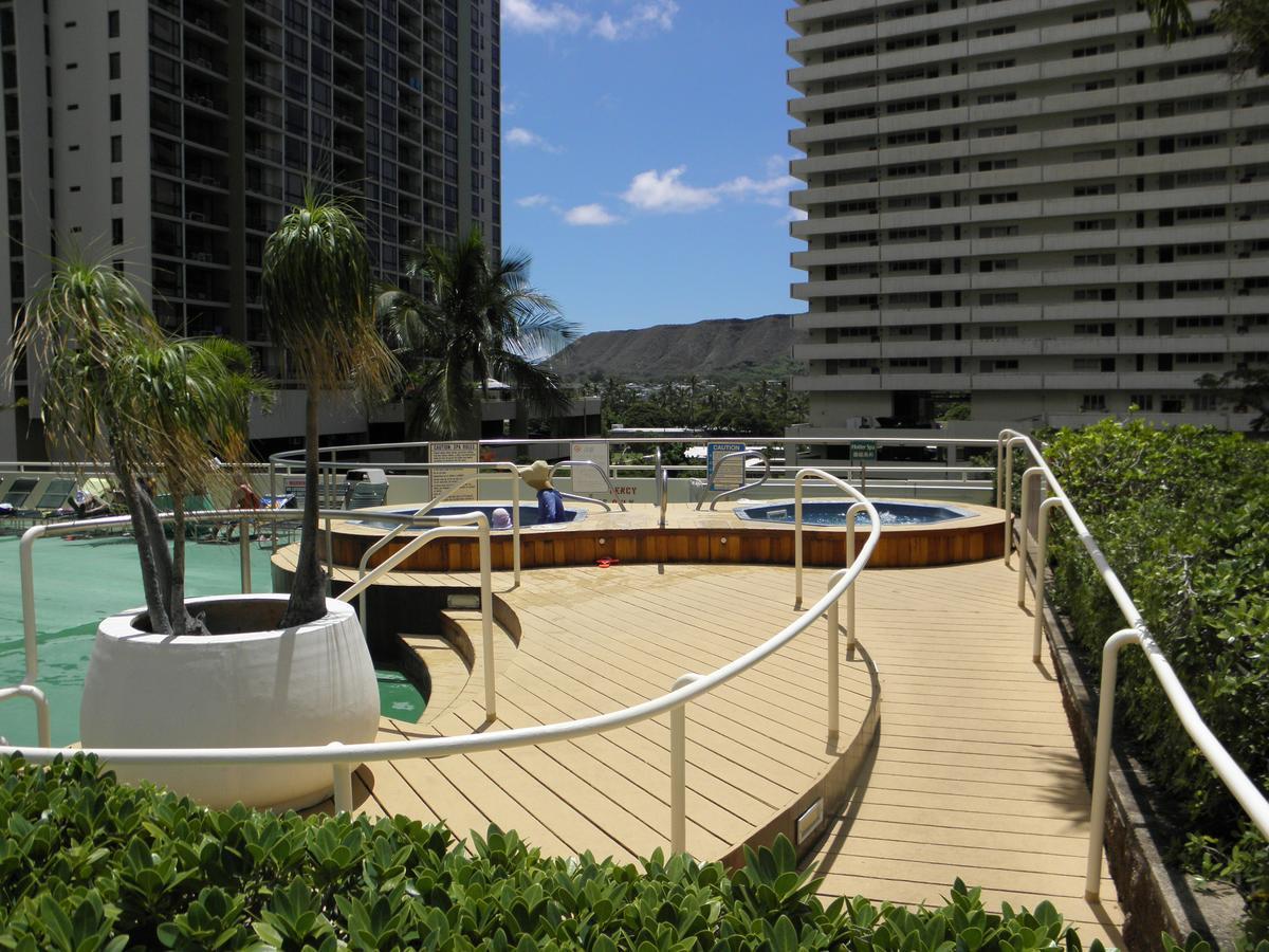 Renovated Ocean View Suite, Near Beach, Free Parking Honolulu Bagian luar foto
